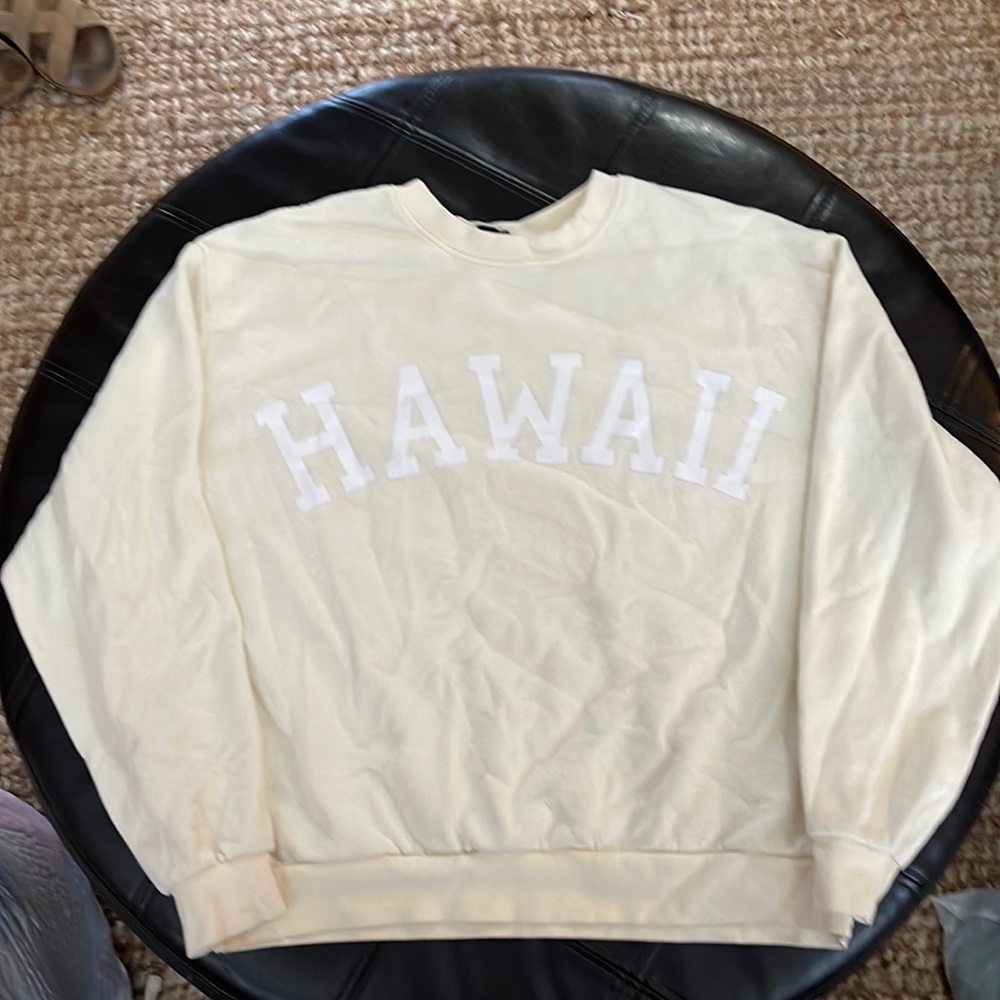 Light yellow crewneck sweatshirt